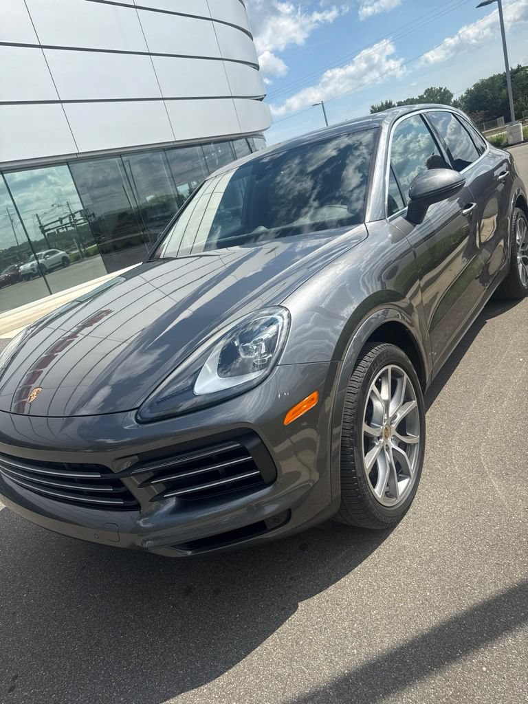 Used 2019 Porsche Cayenne S AWD/4WD image 2