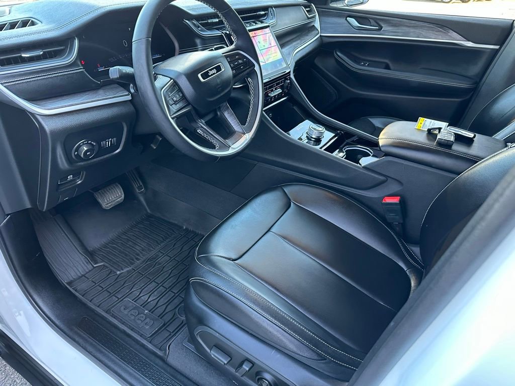 Used 2023 Jeep Grand Cherokee Limited image 11