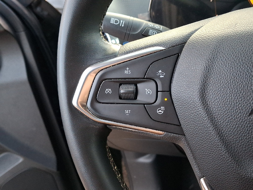 Used 2025 Chevrolet Trax LT w/ Driver Confidence Package FWD image 18