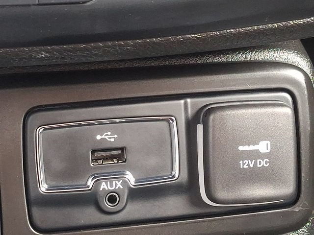 Used 2023 Jeep Renegade Trailhawk AWD/4WD image 24