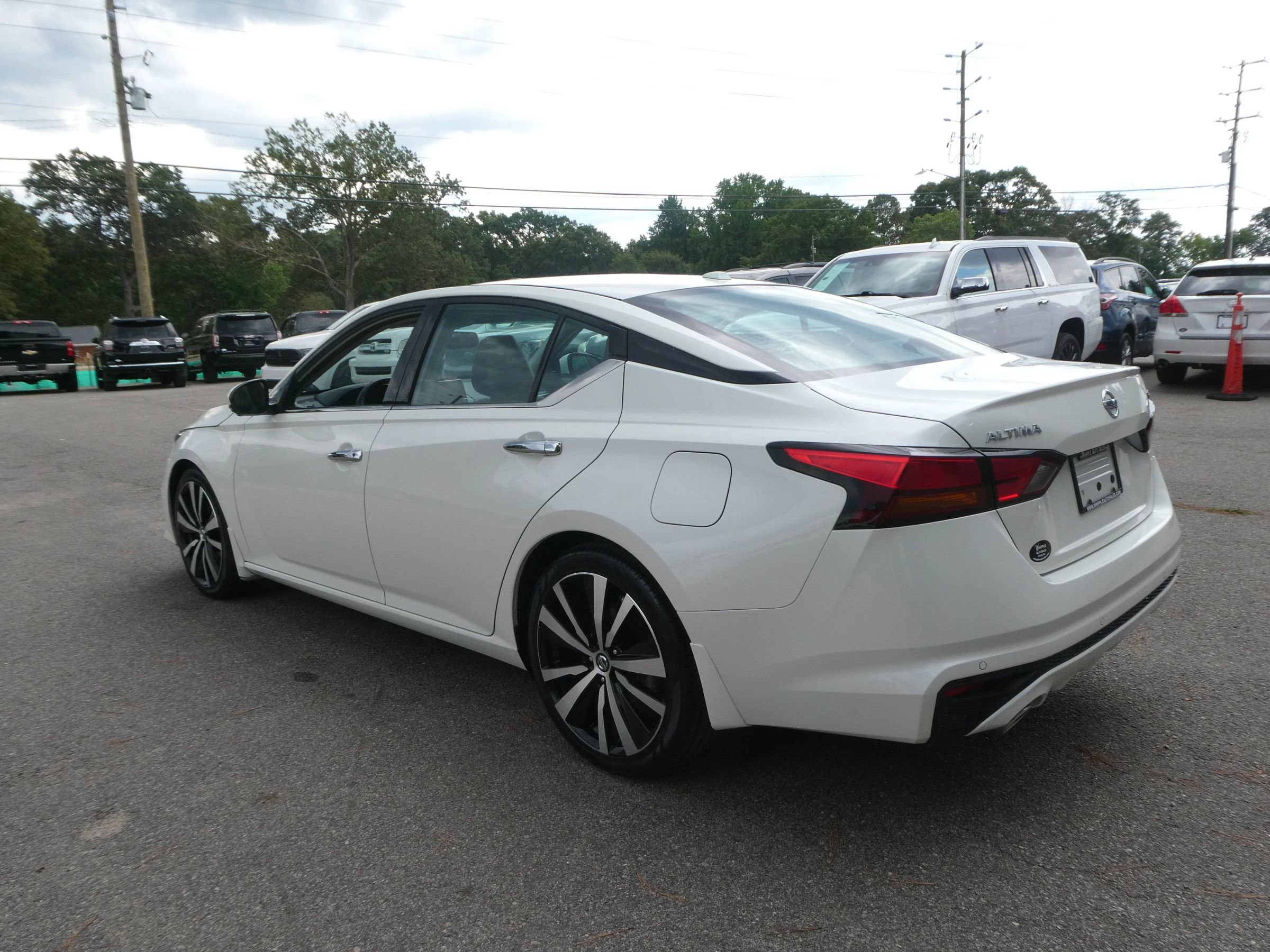 Used 2019 Nissan Altima 2.5 Platinum FWD image 8