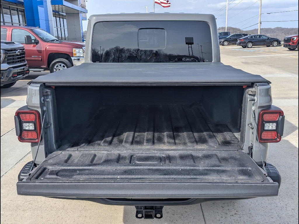 Used 2022 Jeep Gladiator Rubicon w/ LED Lighting Group AWD/4WD image 16