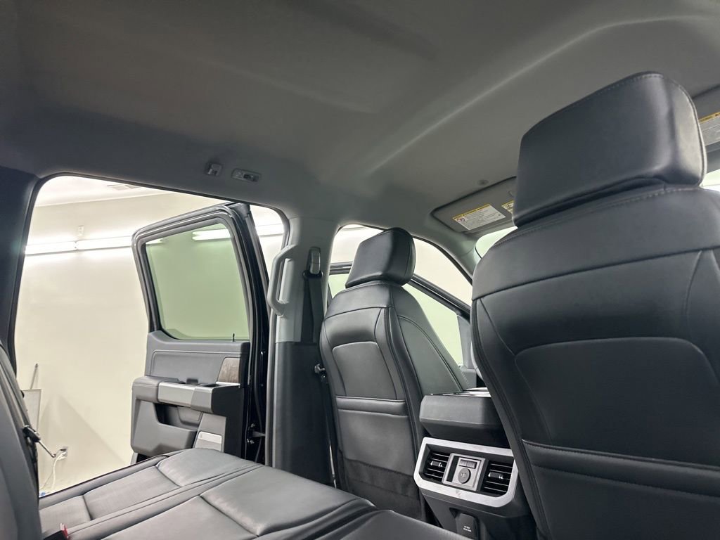 New 2026 Ford F250 Lariat w/ Black Appearance Package image 20