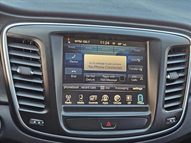 Used 2017 Chrysler 200 Limited Platinum image 13