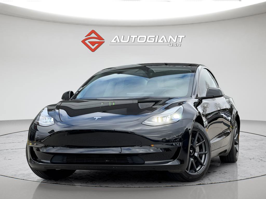 Used 2023 Tesla Model 3 Standard Range image 1
