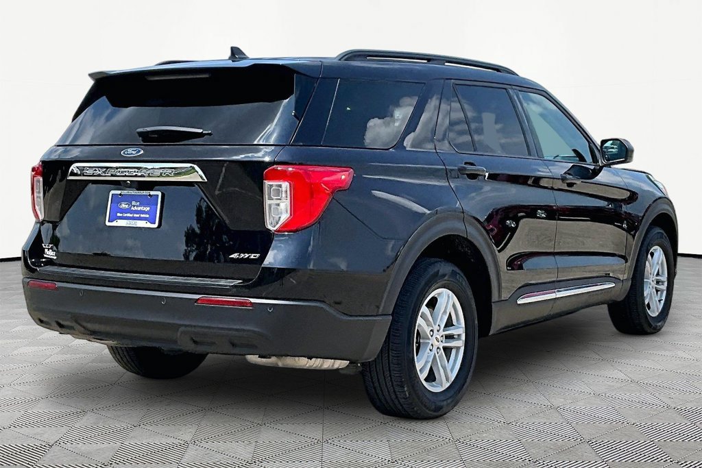 Certified 2024 Ford Explorer XLT AWD/4WD image 2