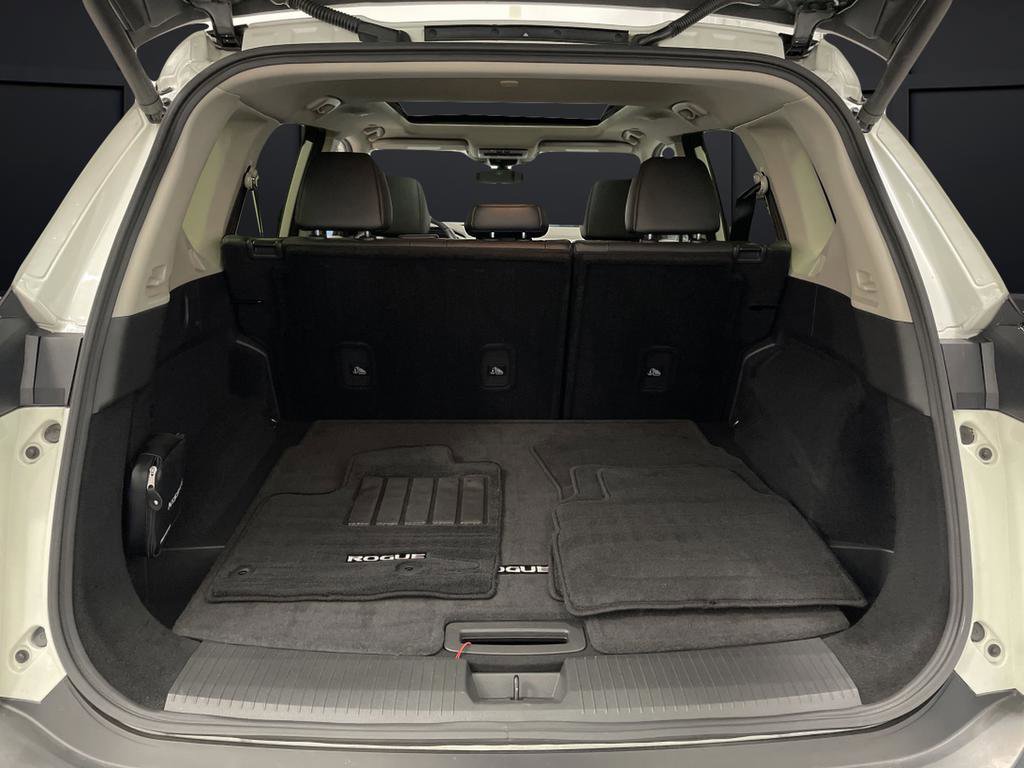 Used 2023 Nissan Rogue SV w/ SV Premium B Package image 14