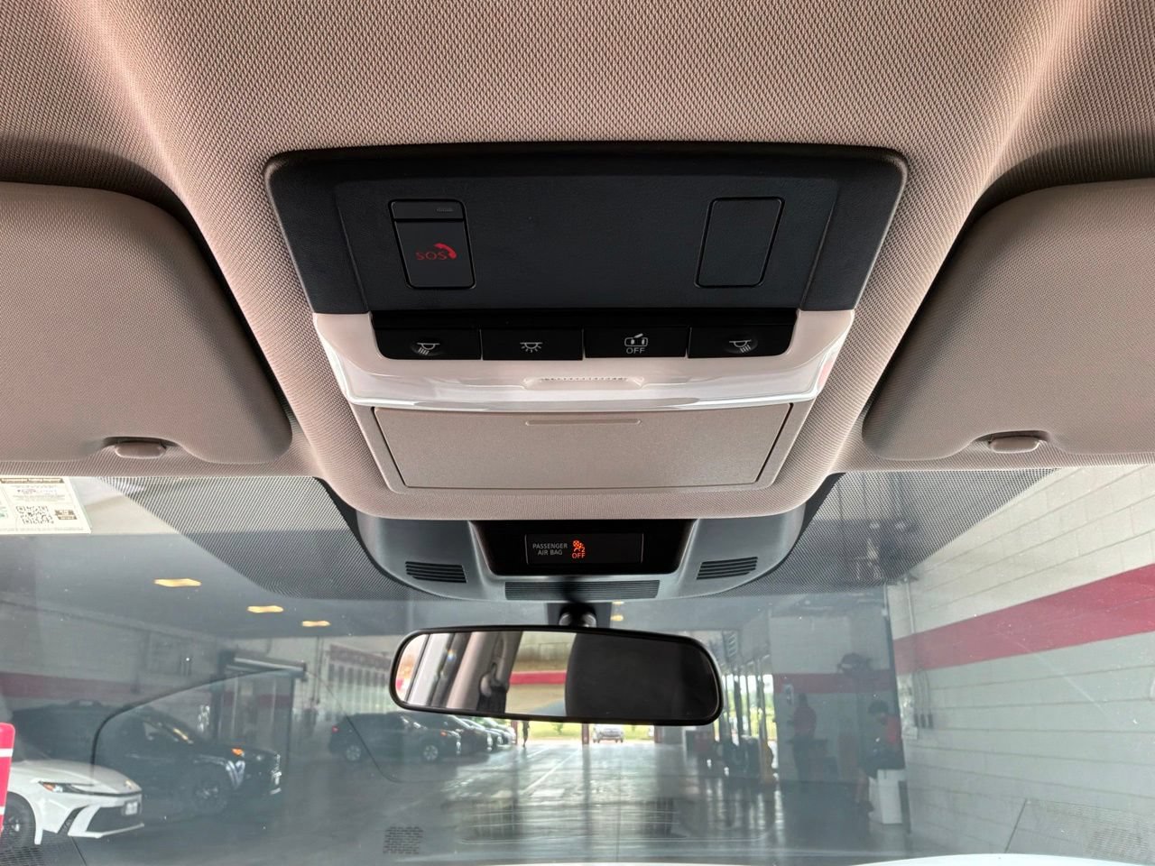Used 2025 Nissan Rogue SV FWD image 16