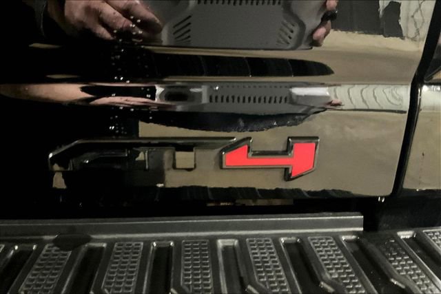 Used 2024 GMC Sierra 2500 AT4 w/ Technology Package image 27