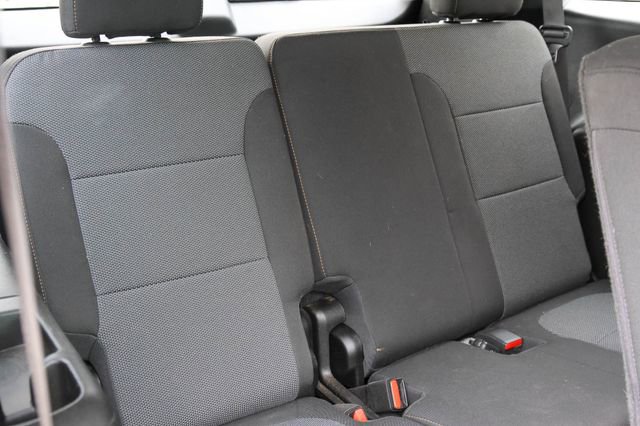 Used 2021 Chevrolet Traverse LS FWD image 18