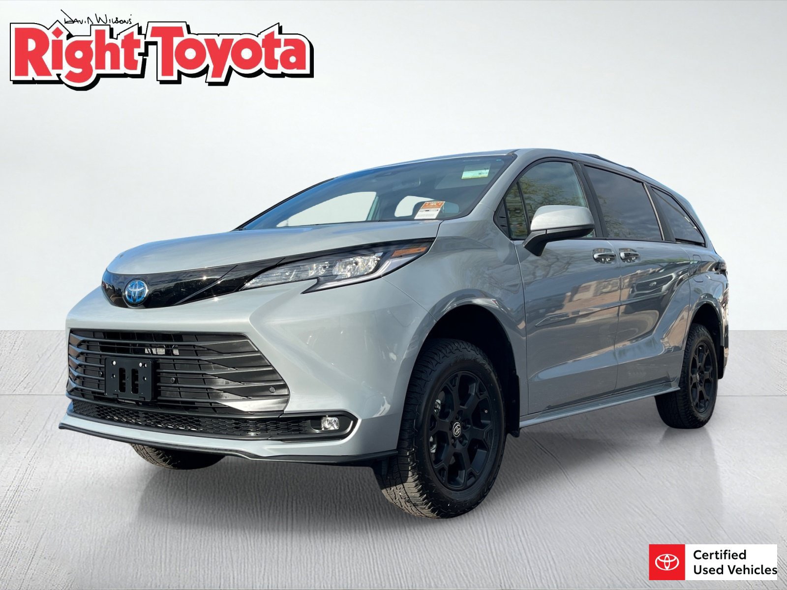 Certified 2025 Toyota Sienna XLE Woodland Edition