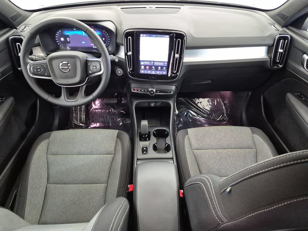 Used 2025 Volvo XC40 B5 Core AWD/4WD image 28