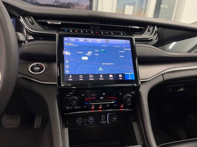 Used 2024 Jeep Grand Cherokee Limited 4xe image 33