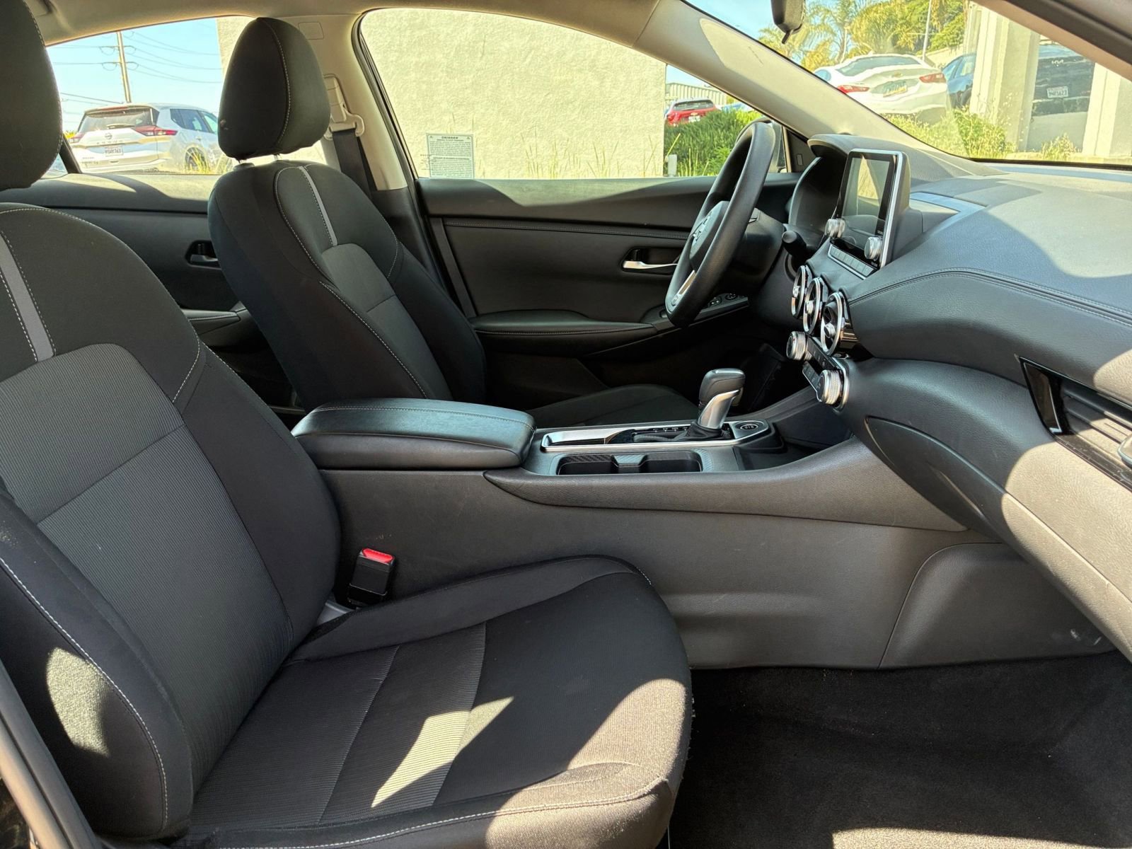 Used 2025 Nissan Sentra SV FWD image 34