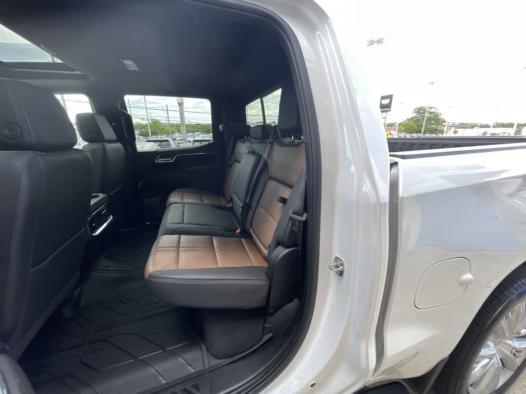 Certified 2024 Chevrolet Silverado 1500 High Country w/ High Country Premium Package AWD/4WD image 25