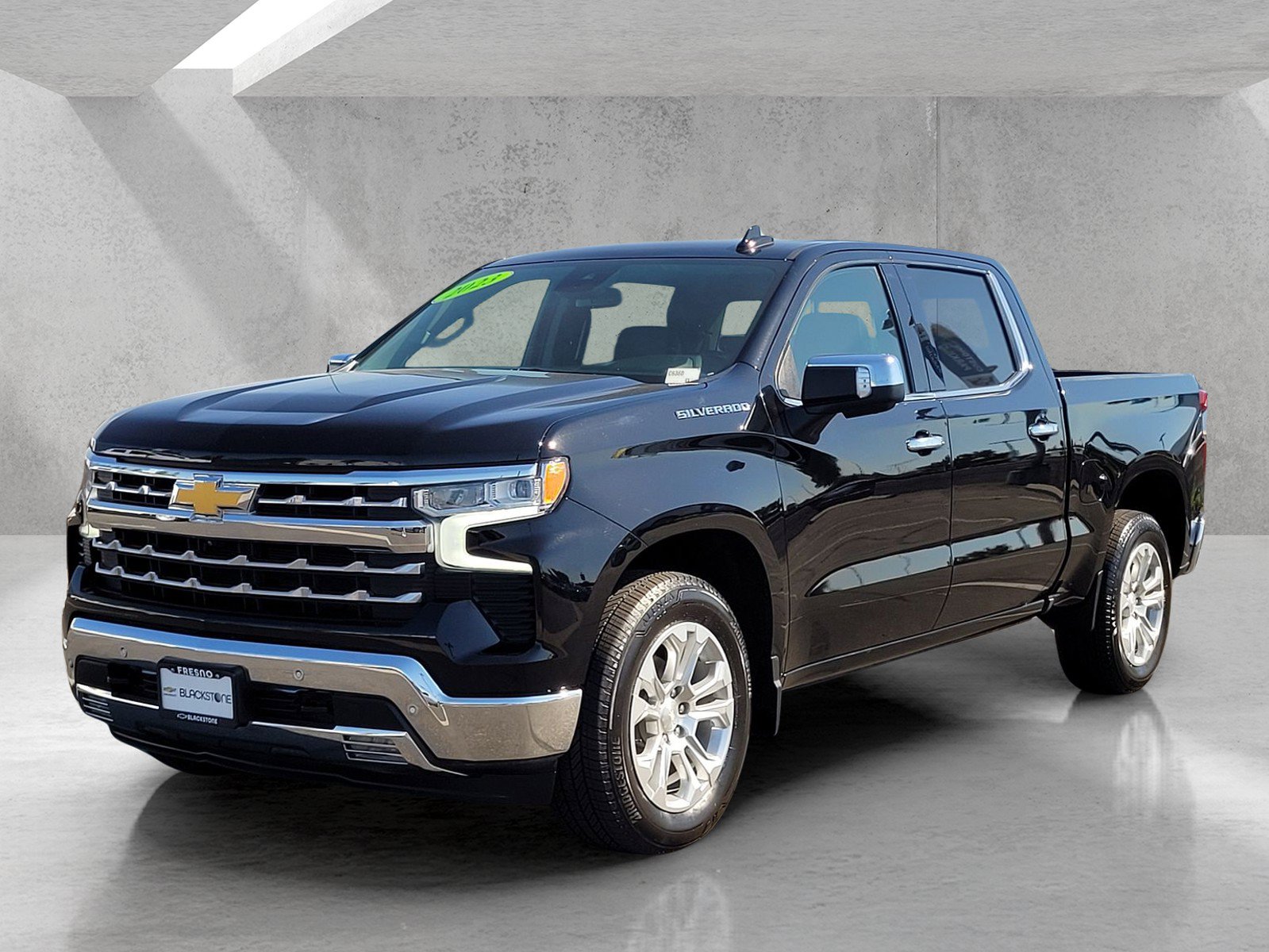 Used 2023 Chevrolet Silverado 1500 LTZ w/ LTZ Convenience Package II RWD image 8