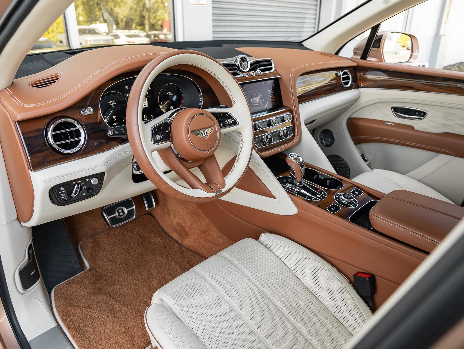 Used 2023 Bentley Bentayga Extended Wheelbase image 6