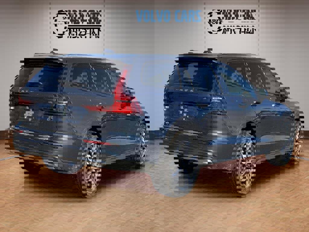 New 2026 Volvo V60 B5 Cross Country Plus w/ Protection Package Premier image 20