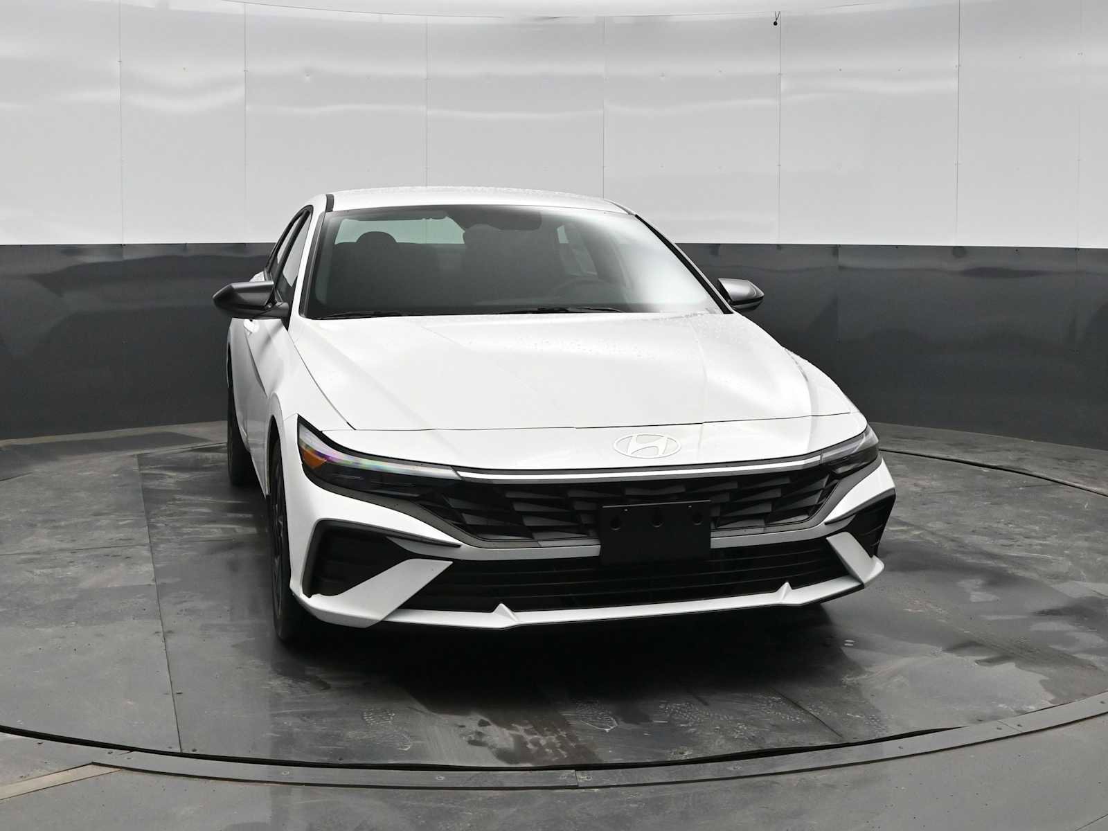 New 2026 Hyundai Elantra Sport image 2