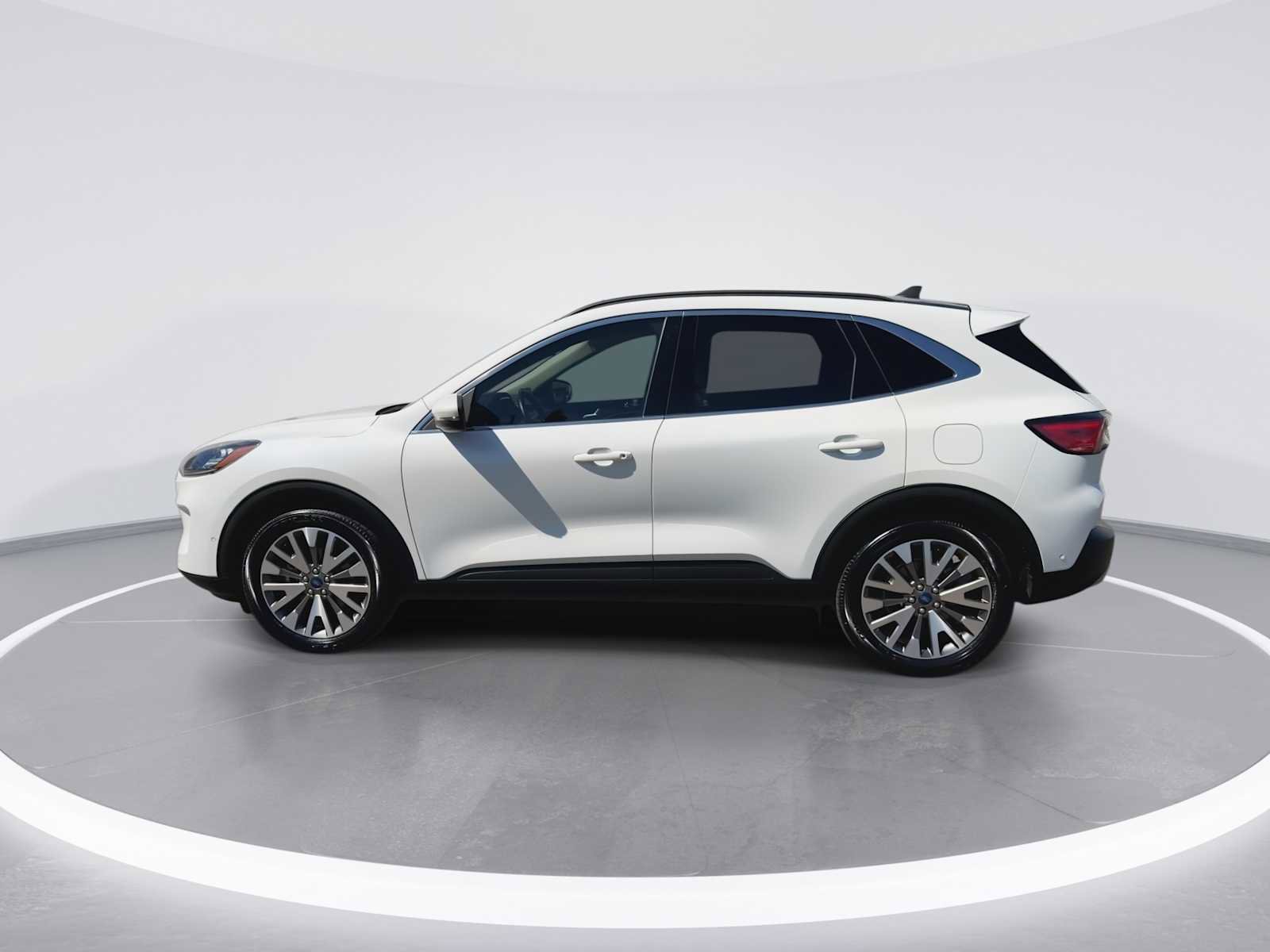 Used 2020 Ford Escape Titanium w/ Titanium Premium Package 2.0 AWD/4WD image 5