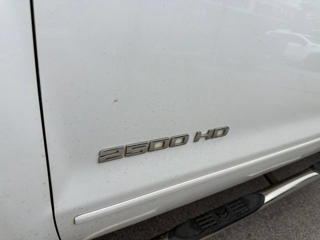 Used 2019 Chevrolet Silverado 2500 LT AWD/4WD image 11