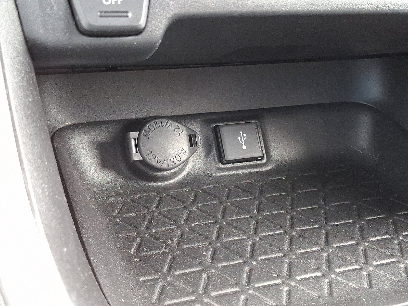 Certified 2022 Toyota RAV4 LE image 24