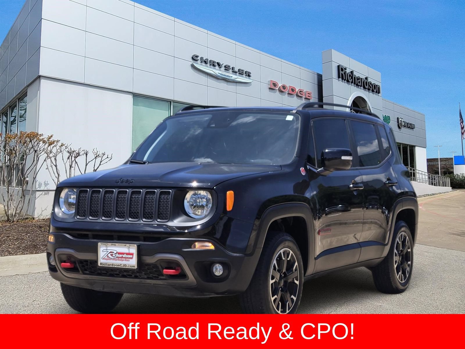 Used 2023 Jeep Renegade Trailhawk AWD/4WD image 2