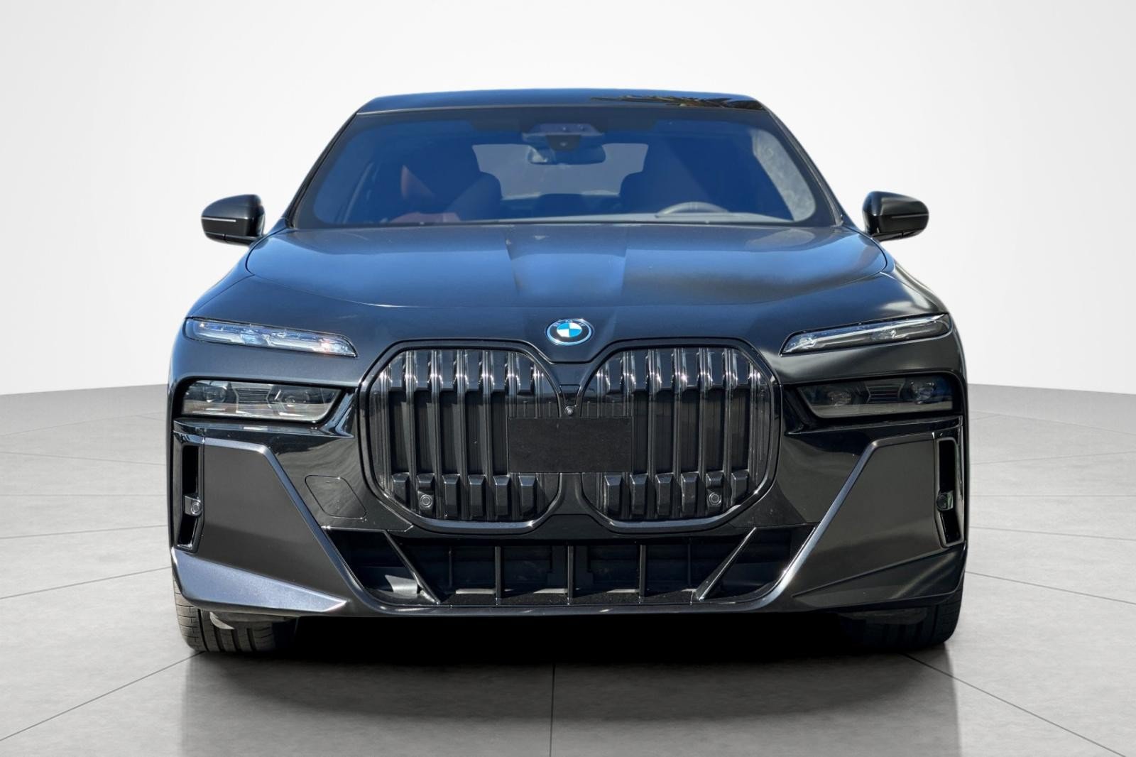 Used 2023 BMW i7 xDrive60 w/ Executive Package 2 AWD/4WD image 8