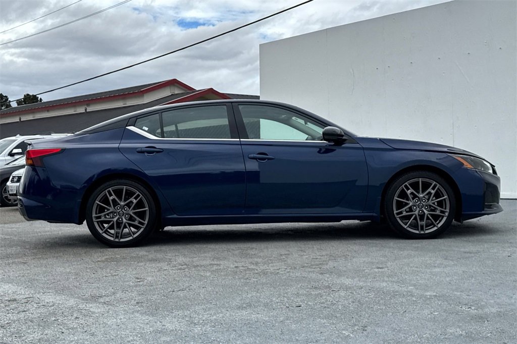 Certified 2023 Nissan Altima 2.0 SR image 3