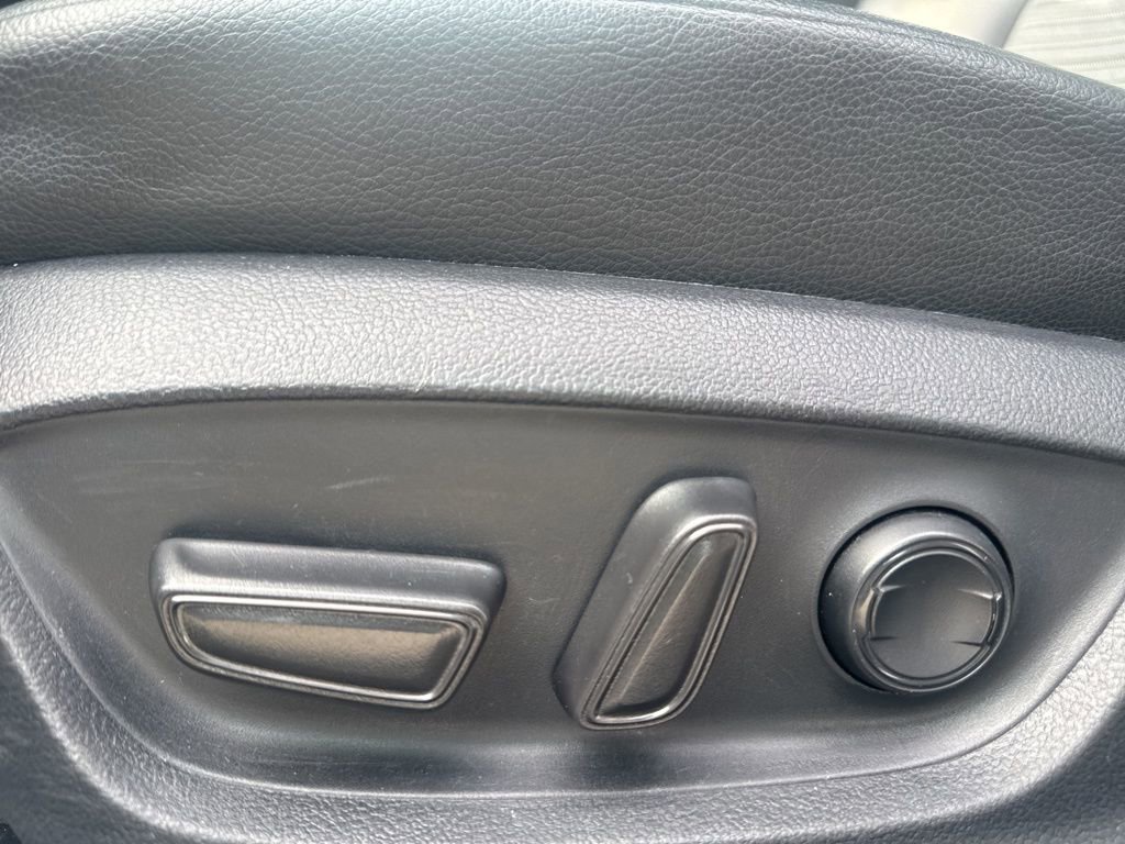 Used 2023 Toyota Camry SE image 14