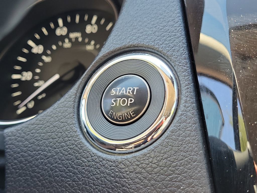 Used 2019 Nissan Rogue SV FWD image 27