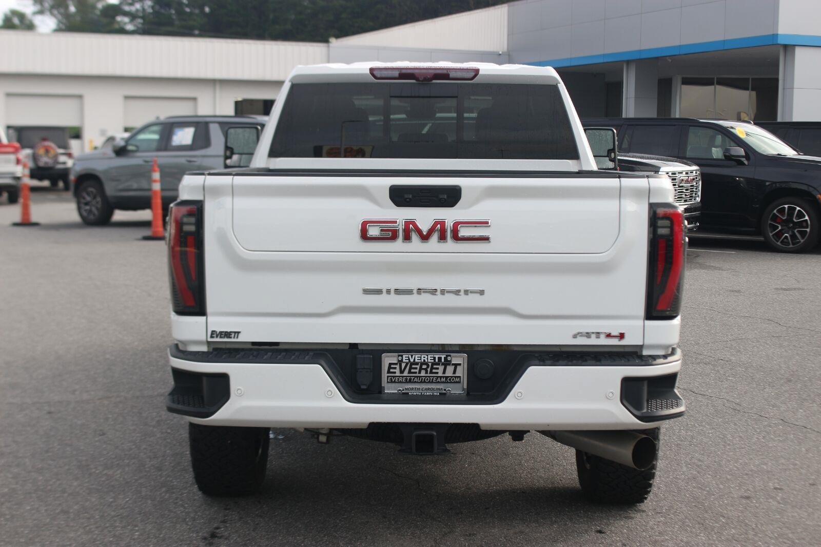 Used 2024 GMC Sierra 3500 AT4 w/ AT4 Premium Plus Package AWD/4WD image 6
