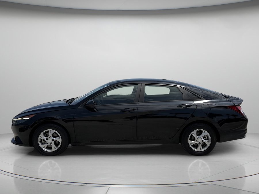Used 2023 Hyundai Elantra SE FWD image 5