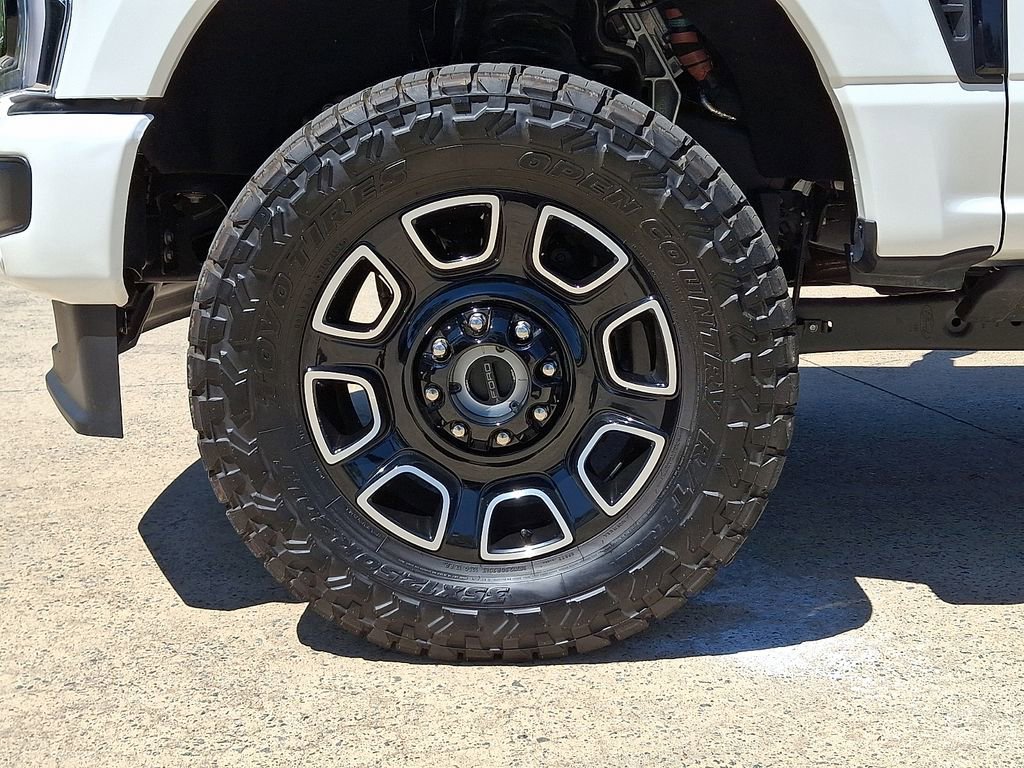 Used 2026 Ford F250 Platinum w/ FX4 Off-Road Package AWD/4WD image 8