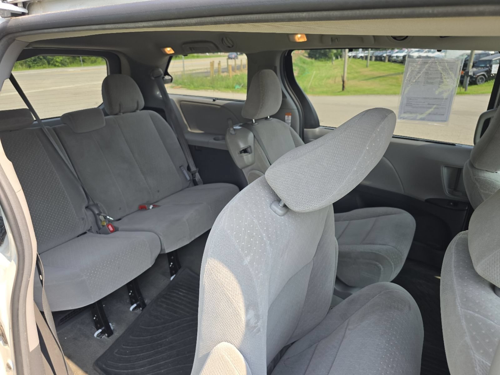 Used 2018 Toyota Sienna LE FWD image 22