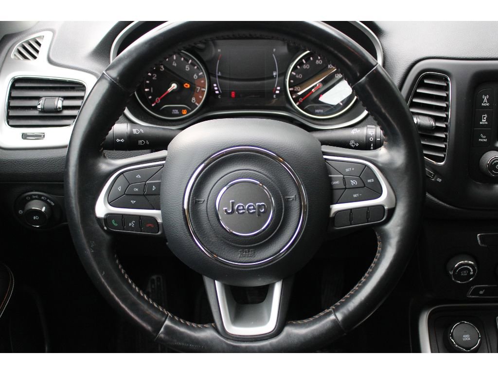 Used 2018 Jeep Compass Latitude w/ Cold Weather Group image 12