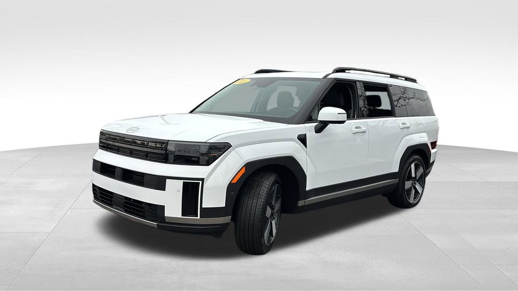 Used 2025 Hyundai Santa Fe Limited image 3