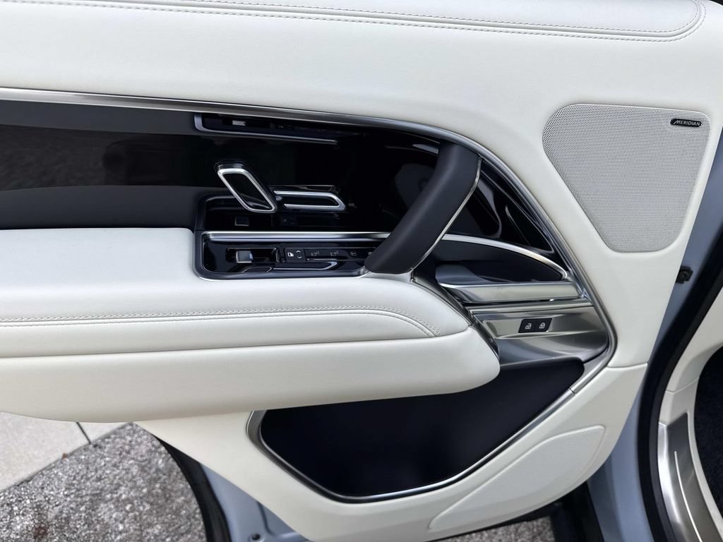 New 2026 Land Rover Range Rover SE AWD/4WD image 12