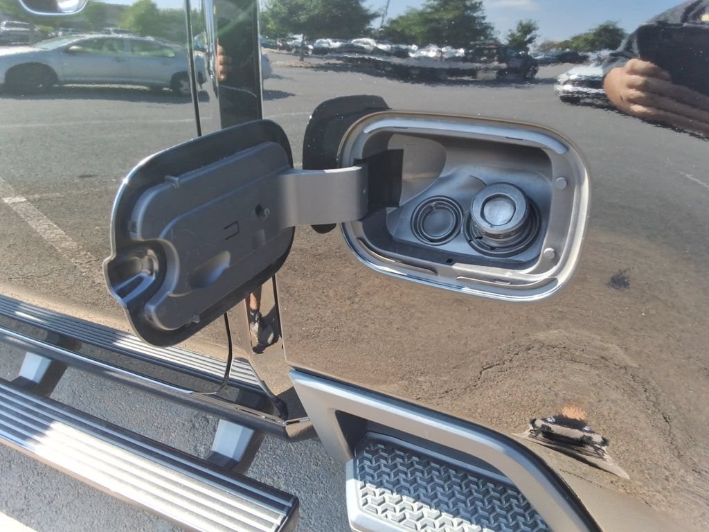 Certified 2025 Chevrolet Silverado 3500 LT AWD/4WD image 13