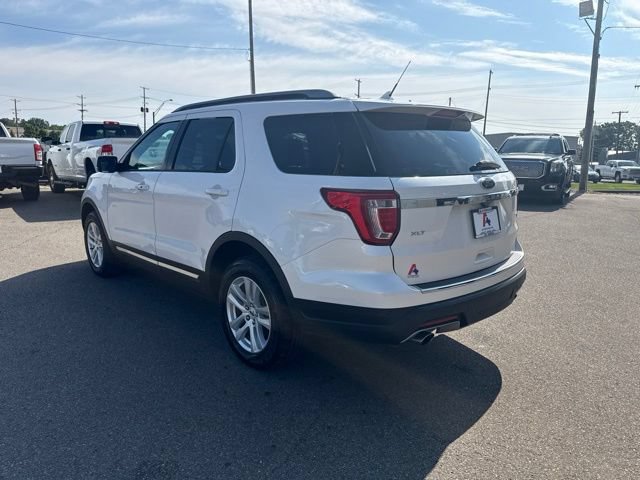 Used 2018 Ford Explorer XLT w/ Equipment Group 202A AWD/4WD image 5