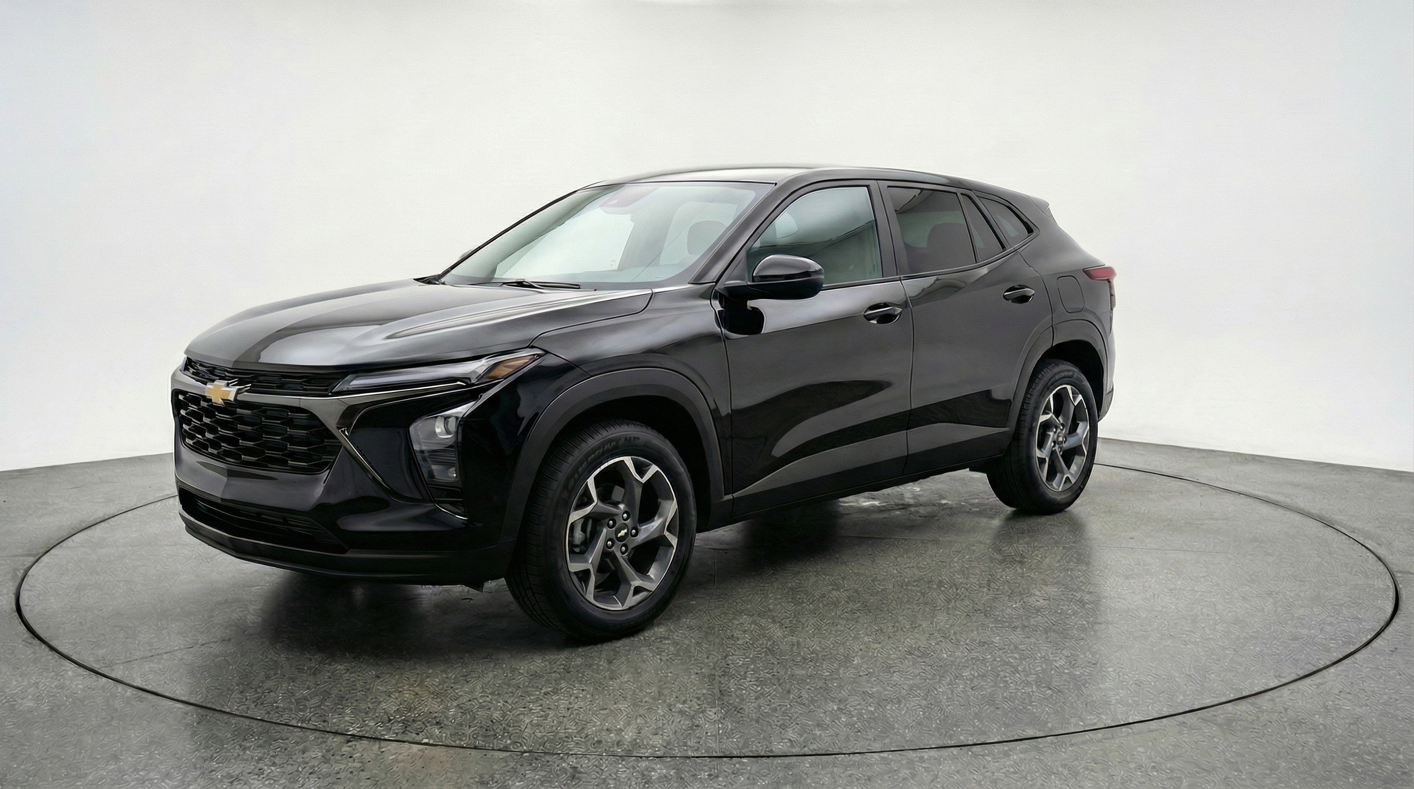 Used 2025 Chevrolet Trax LT image 3