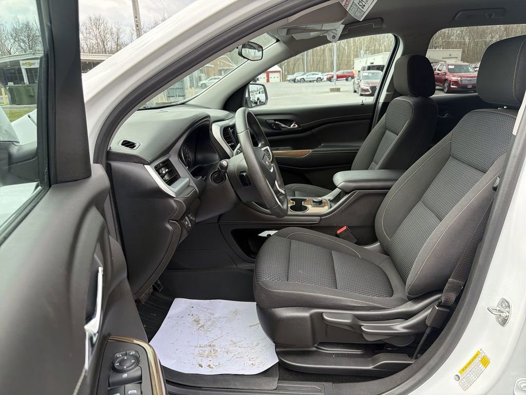 Used 2022 GMC Acadia SLE w/ LPO, Floor Liner Package image 15
