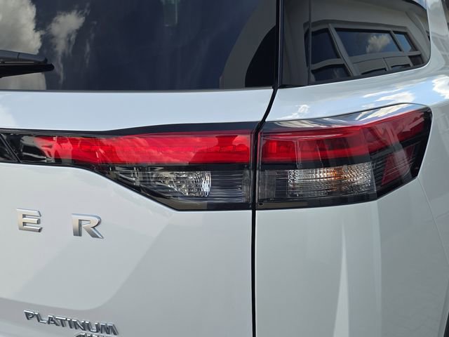 Used 2025 Nissan Pathfinder Platinum w/ Cargo Package image 7