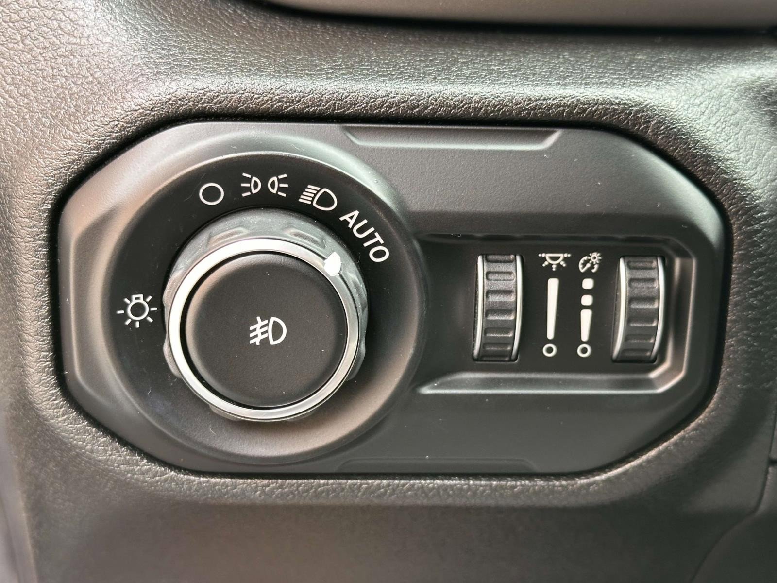 Used 2020 Jeep Wrangler Unlimited Sport S image 21