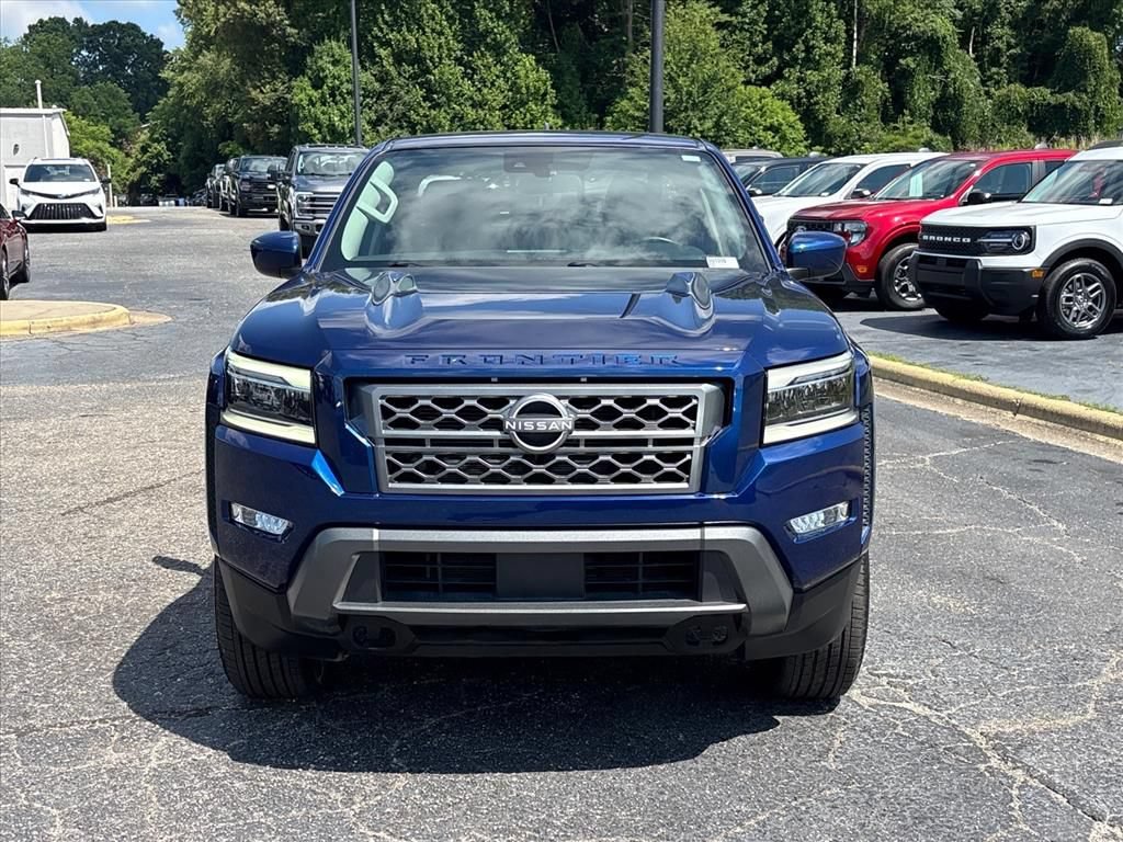Used 2022 Nissan Frontier SV AWD/4WD image 2