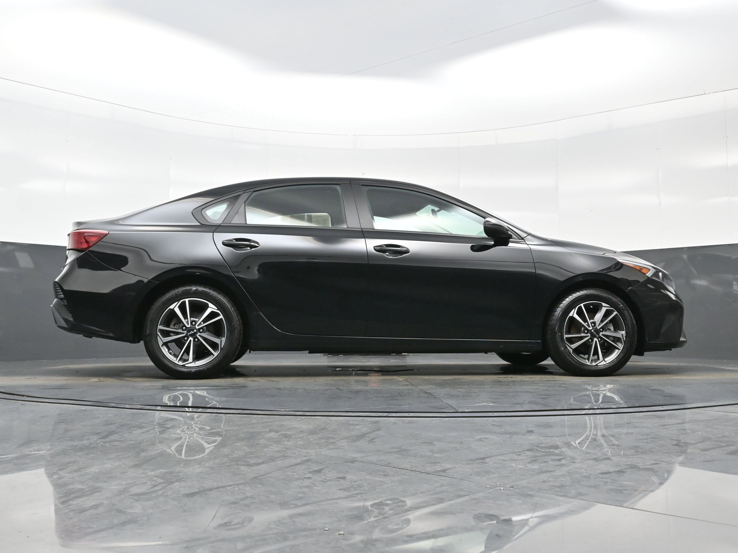 Used 2023 Kia Forte LXS w/ LXS Technology Package FWD image 31