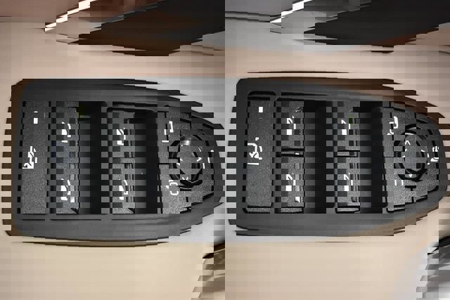 Used 2025 BMW X1 xDrive28i w/ Convenience Package image 16