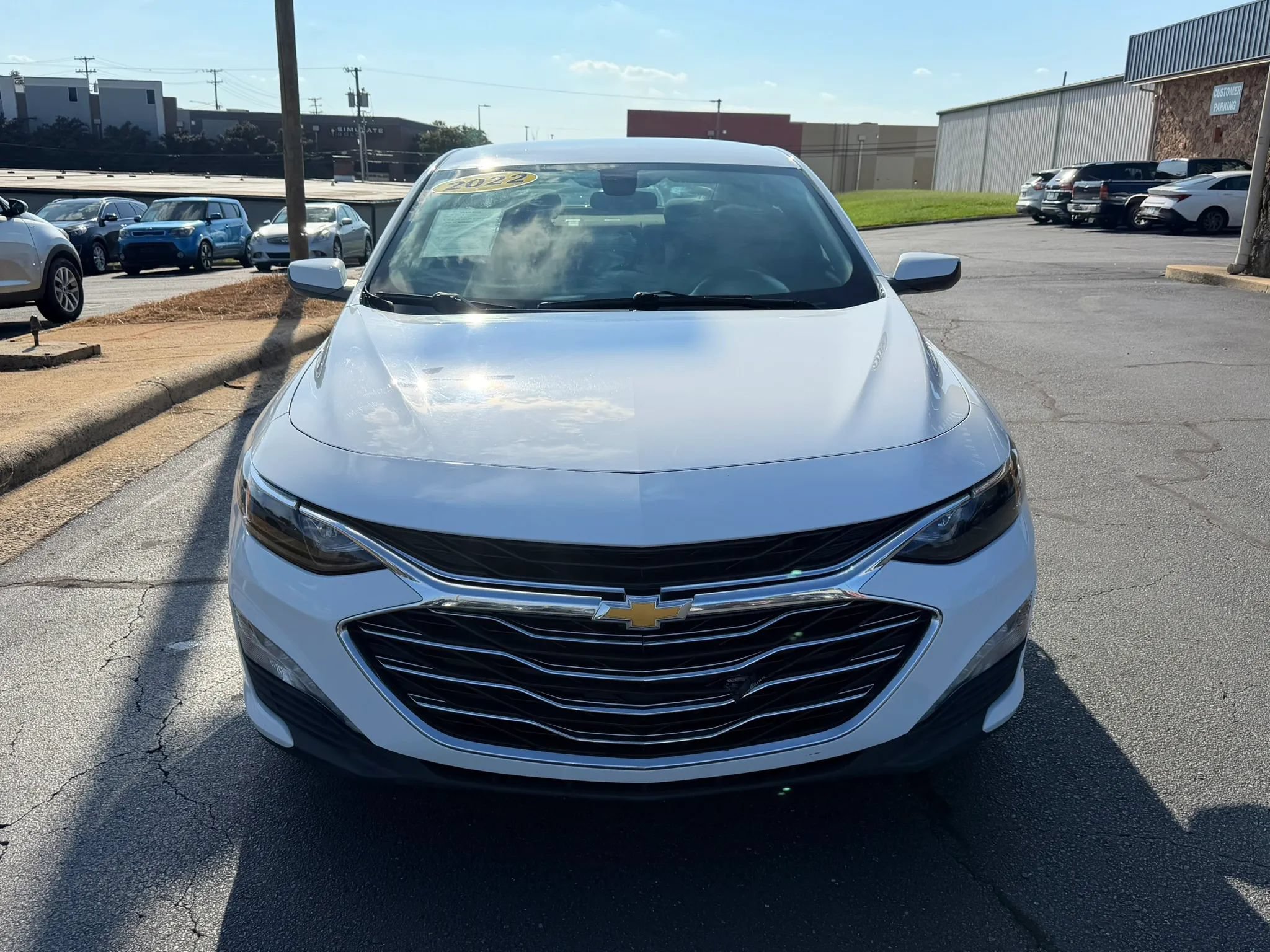 Used 2022 Chevrolet Malibu LT FWD image 2