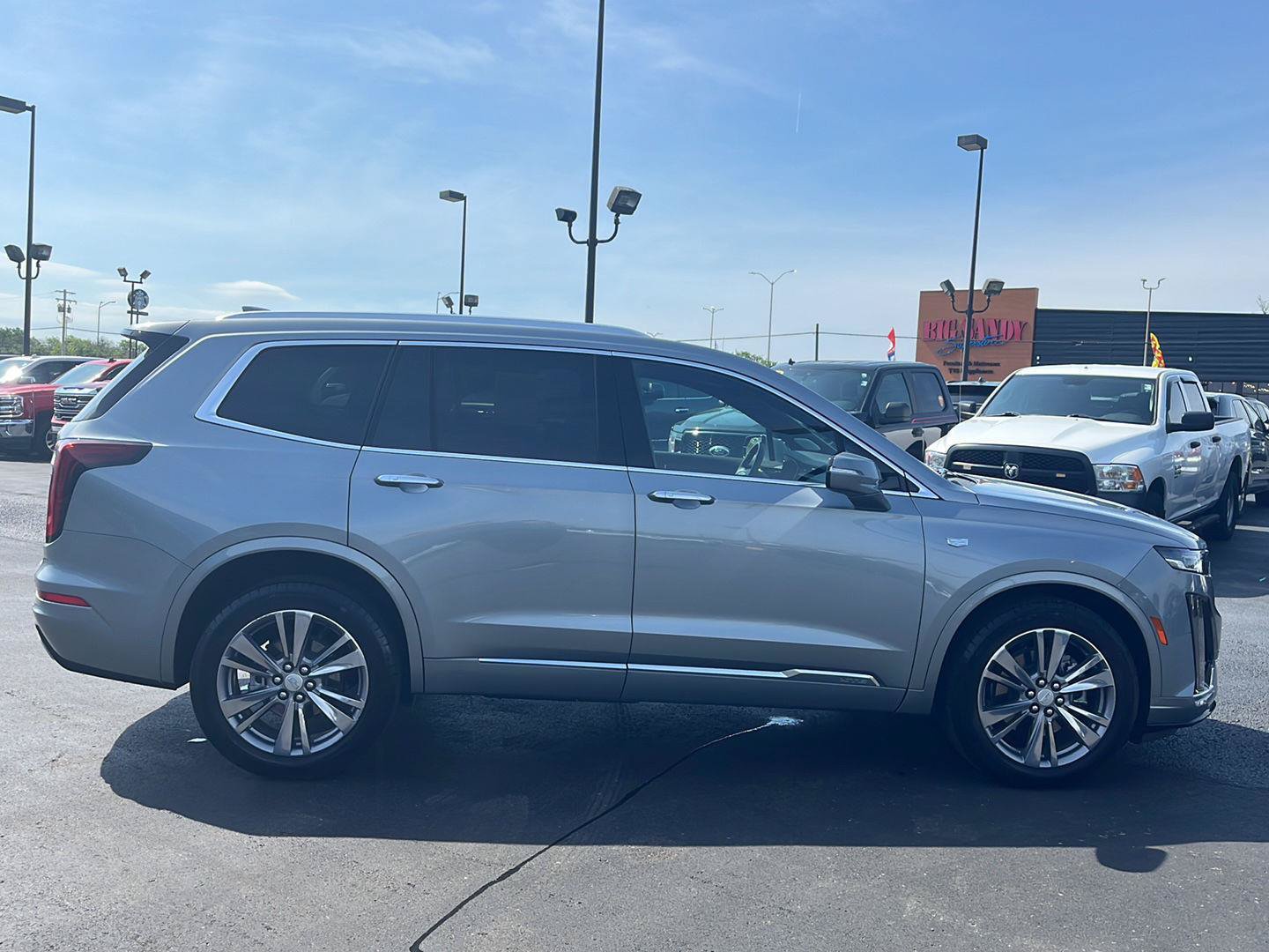 Used 2025 Cadillac XT6 Premium Luxury AWD/4WD image 6