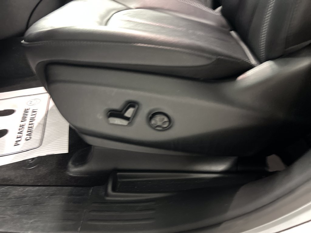Used 2026 Chrysler Pacifica Select FWD image 13